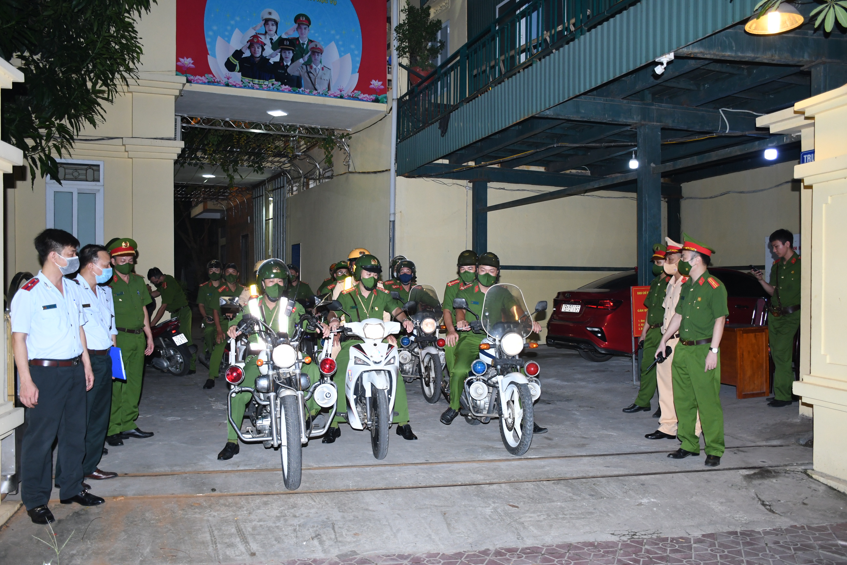 Khối Công an quận: Tiến hành 238 lượt kiểm tra Điều lệnh Công an nhân dân